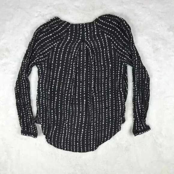 URBAN OUTFITTERS Criss Cross Front Top Size Small - Picture 9 of 9